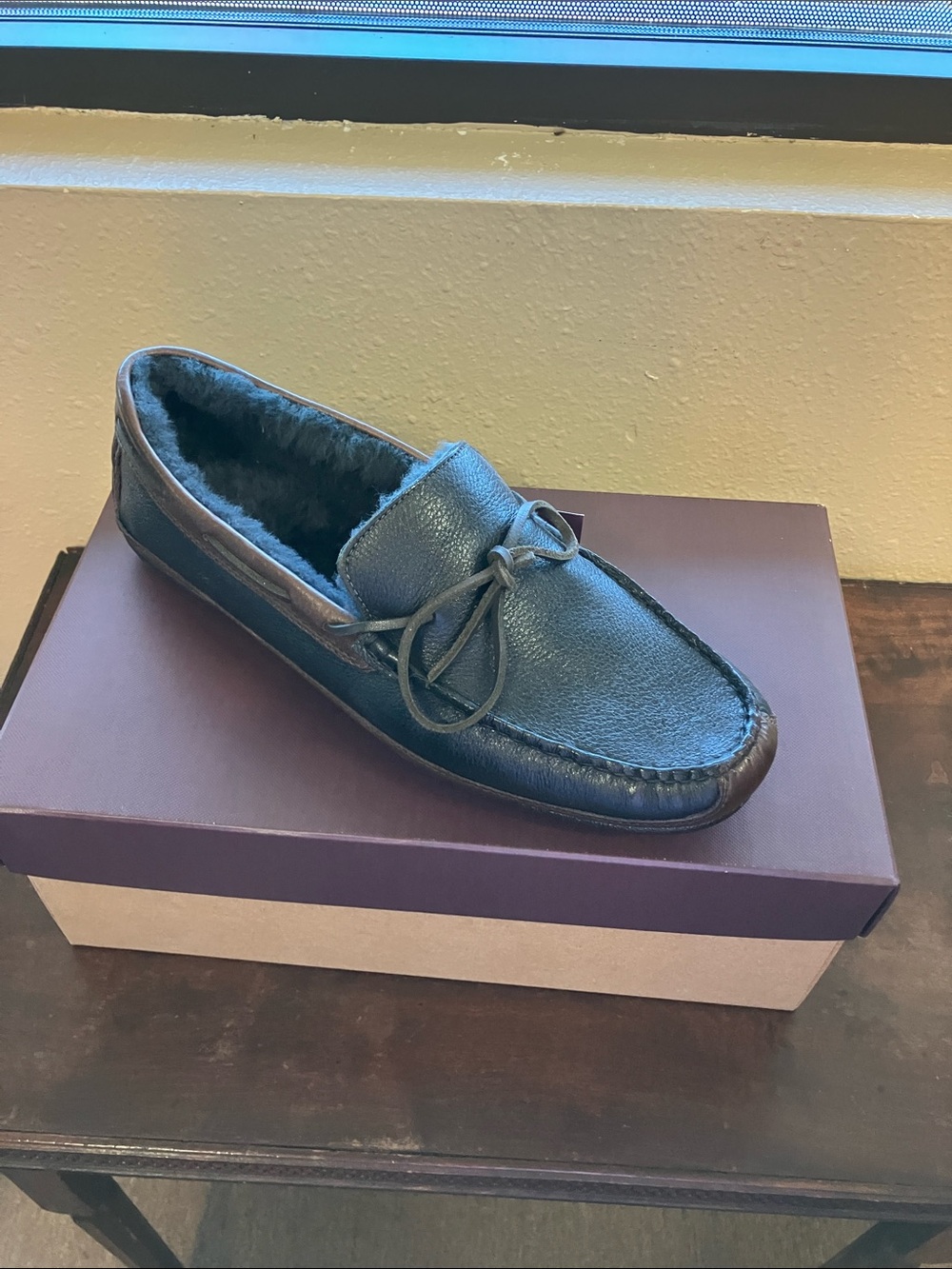 Johnston & Murphy Black Leather Shearling-Lined Moccasin Loafer